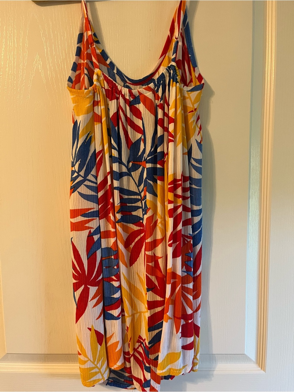 Tropical Leaf Print Womens Coverup White with Red, Blue, Orange & Yellow SZ M